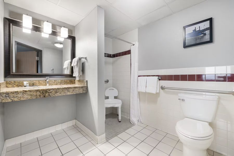 Ameri Stay Inn — Bathroom