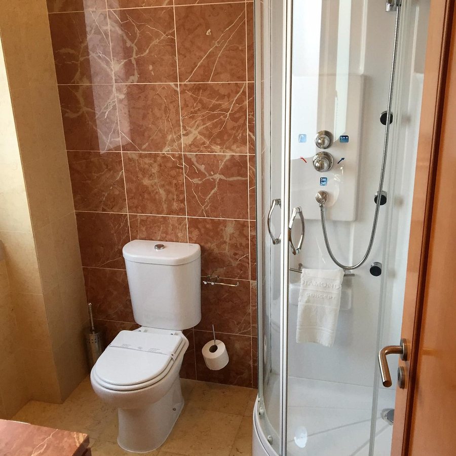 America Diamonds Hotel — Bathroom