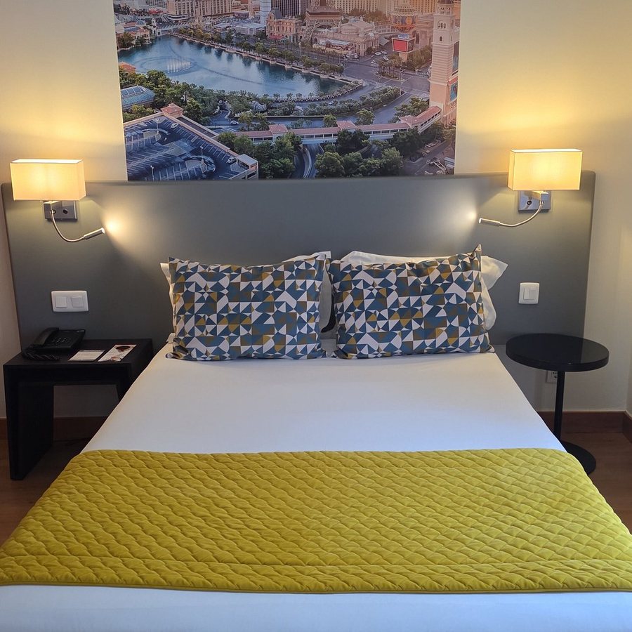 America Diamonds Hotel — Guest room