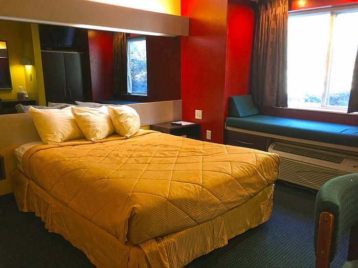 America s Best Inn Birmingham Homewood — Guest room
