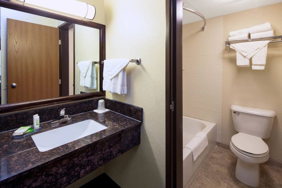 Americamps RV Resort — Bathroom