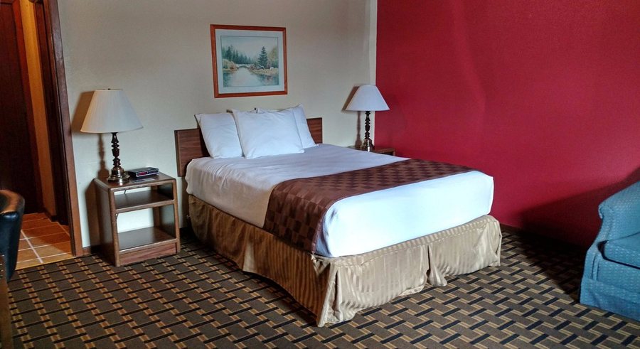 Americas Best Value Inn Hinckley — Guest room