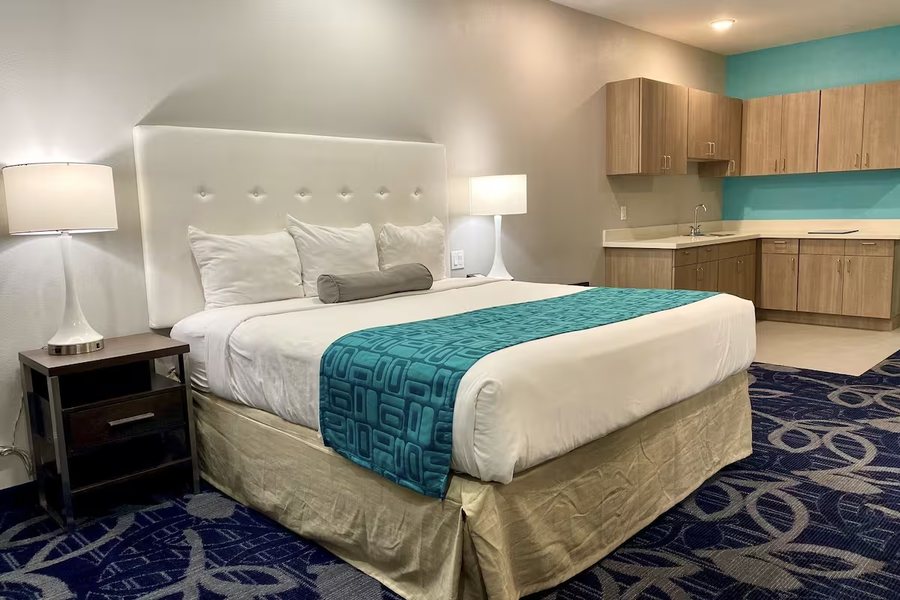 Americas Best Value Inn Houston at FM 529 — Guest room