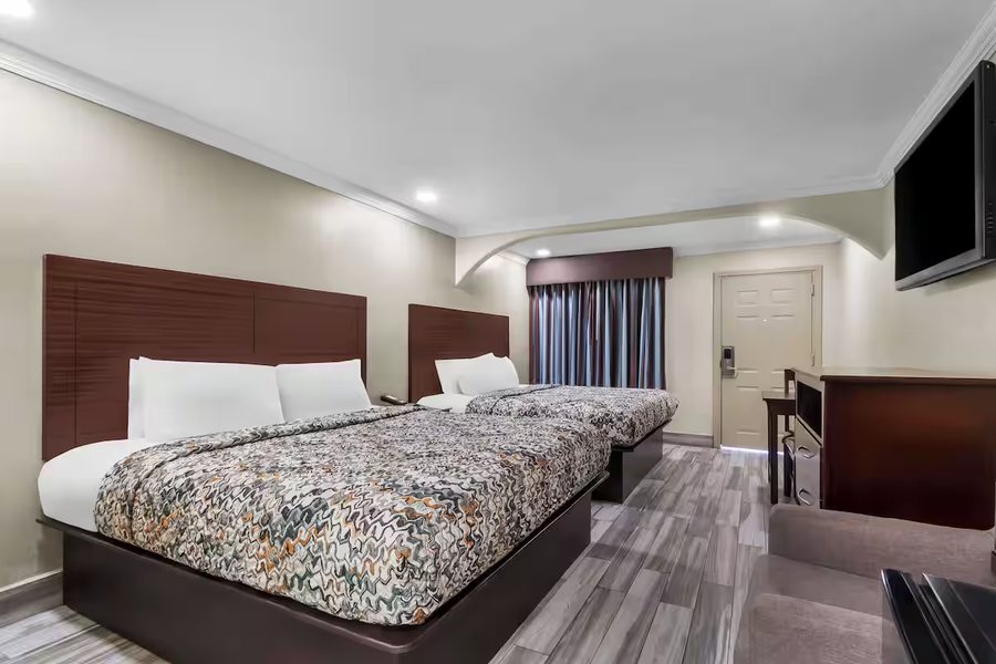 Americas Best Value Inn Houston Heights at I 45 — Guest room