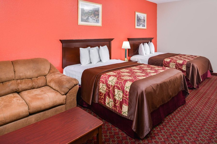 Americas Best Value Inn Houston Hobby Airport — Guest room