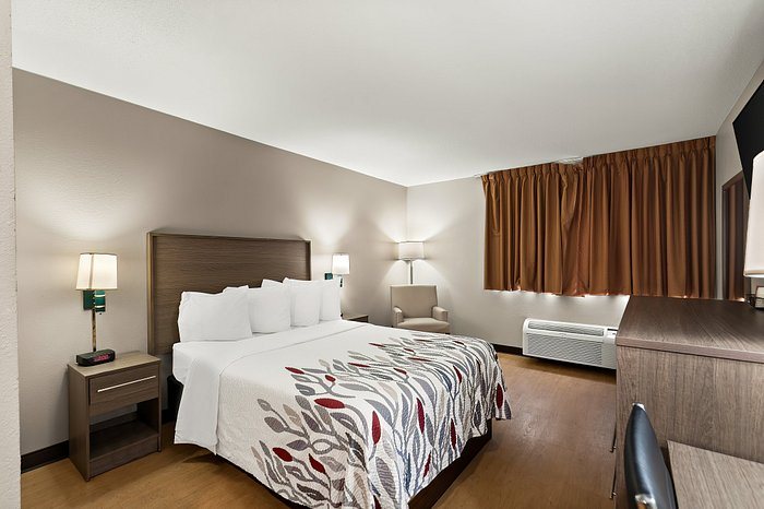 Americas Best Value Inn Martinsburg — Guest room