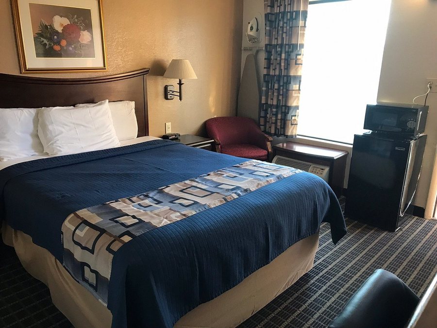 Americas Best Value Inn Mount Vernon — Guest room