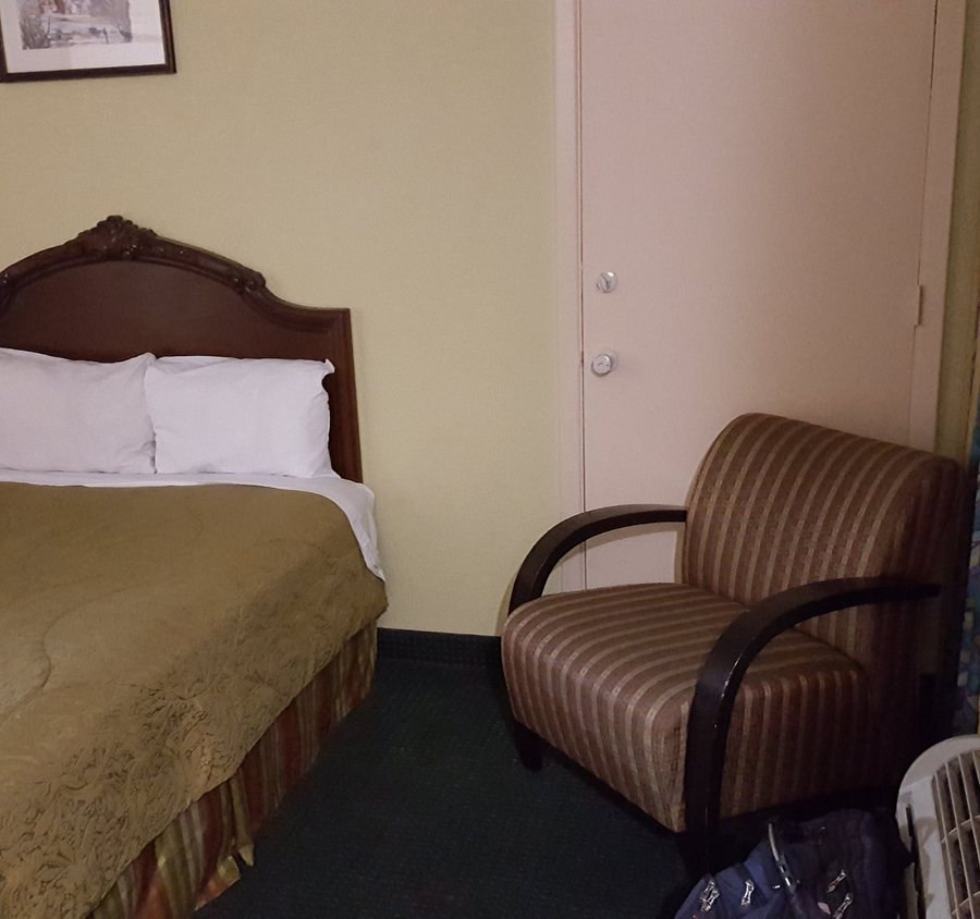 Americas Best Value Inn Oakland Lake Merritt — Guest room