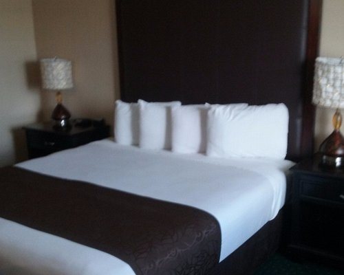 Americas Best Value Inn Suites Flagstaff — Guest room