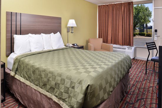 Americas Best Value Inn Suites Monroe — Guest room