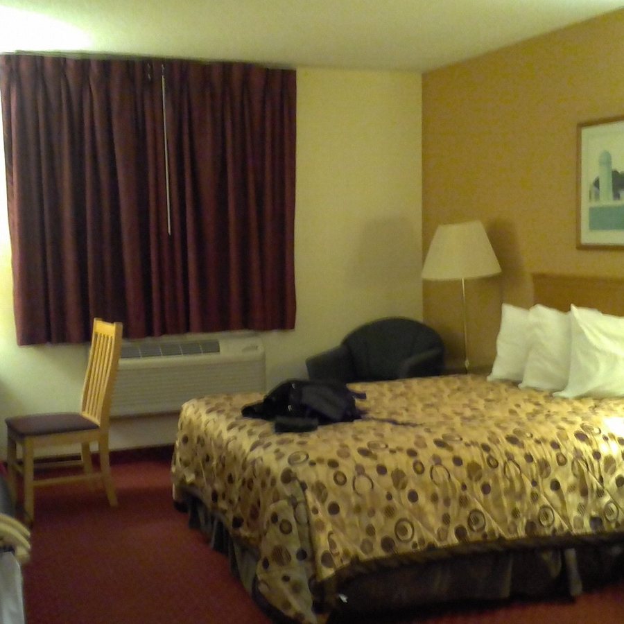 Americas Best Value Inn Suites Spring Valley Spring Valley Minnesota — Guest room