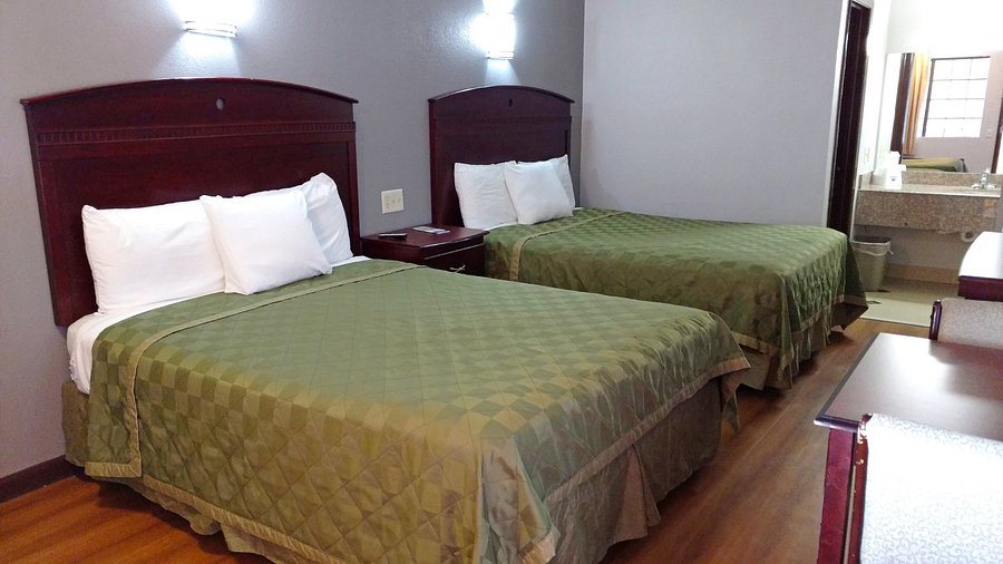 Americas Best Value Inn The Legends Inn — Guest room