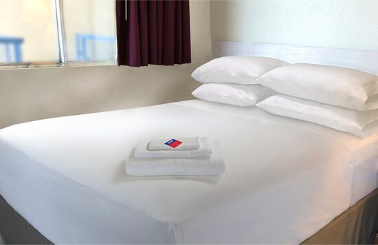 Americas Best Value Inn Winston Salem — Guest room