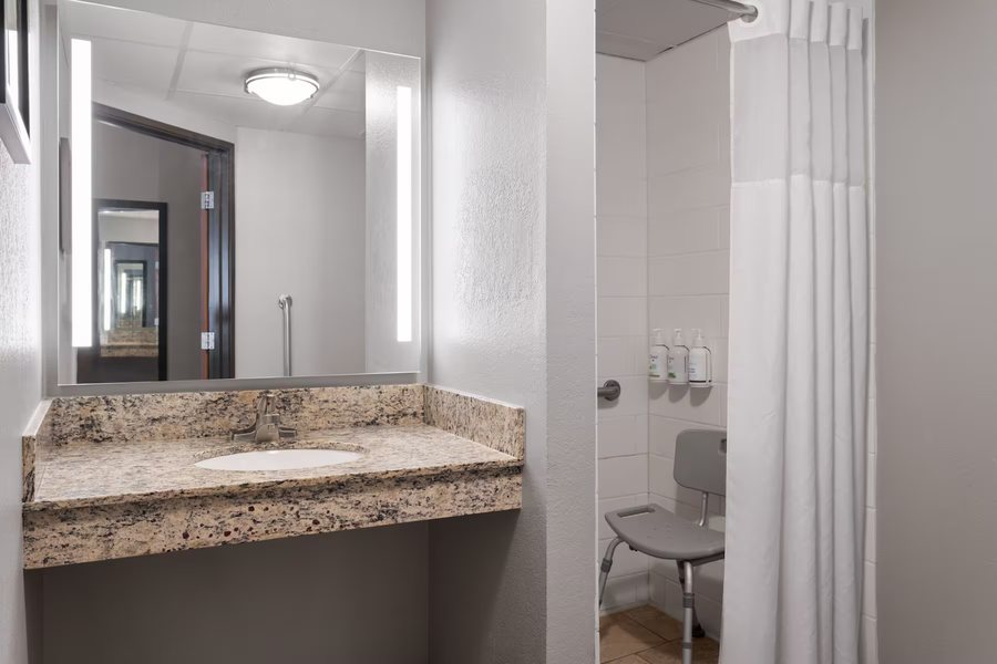 AmericInn by Wyndham Albert Lea — Bathroom
