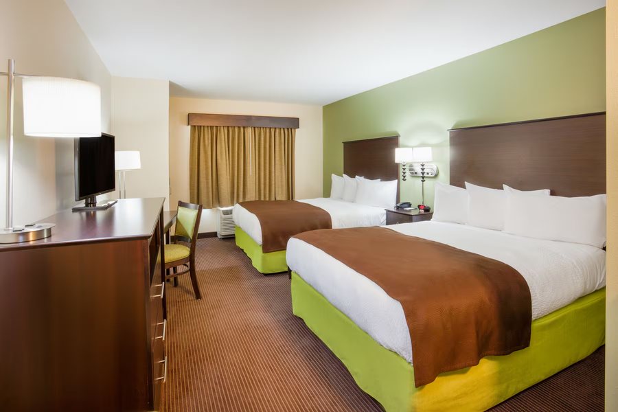 AmericInn by Wyndham Hartford SD — Guest room