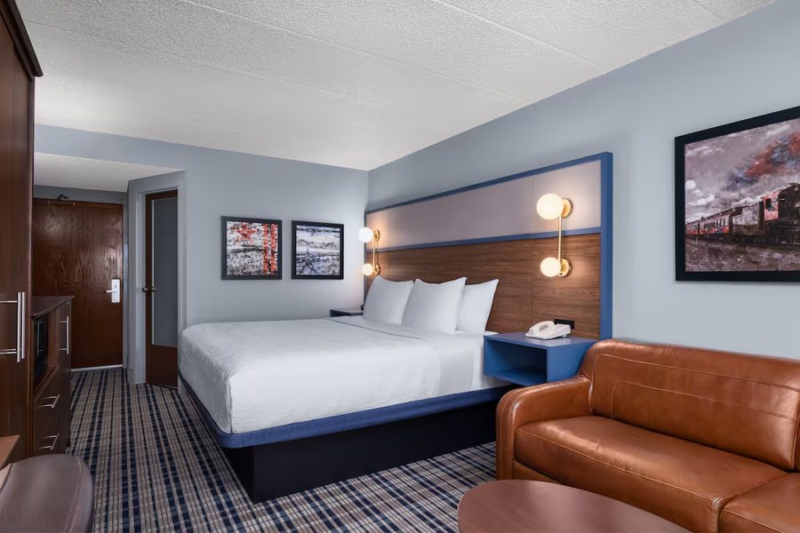 AmericInn by Wyndham Madison West — Guest room