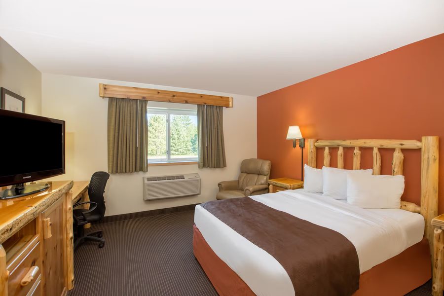 AmericInn by Wyndham Pequot Lakes Jenkins — Guest room