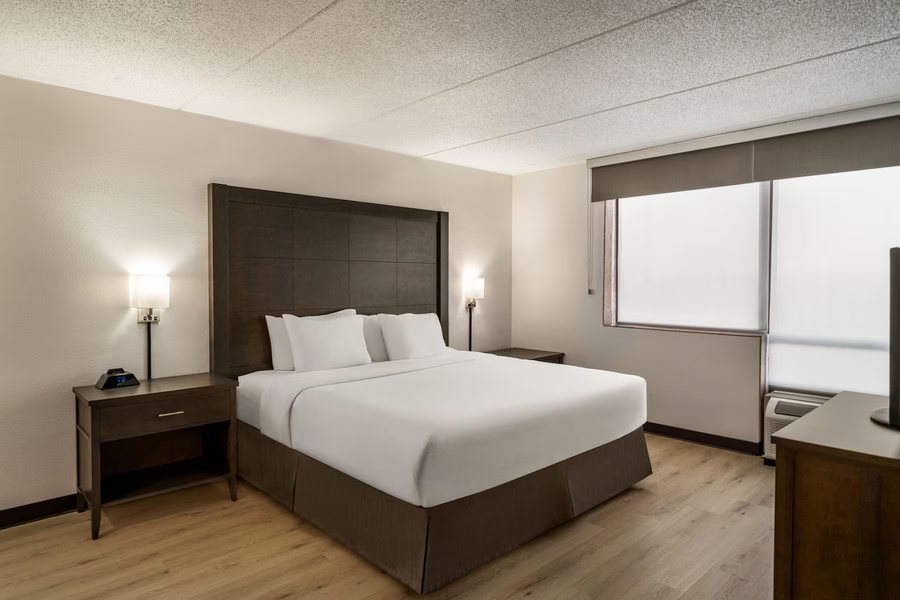 AmericInn by Wyndham Rochester Airport — Guest room