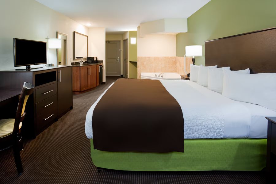 AmericInn by Wyndham Sibley Sibley Iowa — Guest room