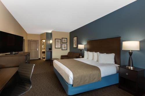 AmericInn by Wyndham Sioux Falls — Guest room