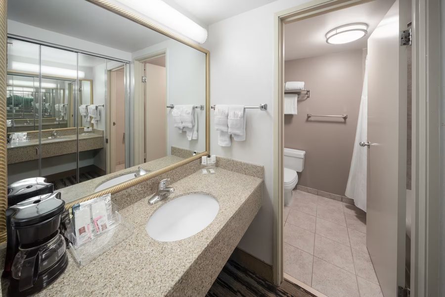 AmericInn by Wyndham Topeka — Bathroom