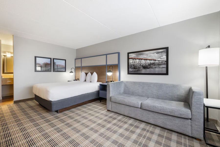 AmericInn by Wyndham Valley City — Guest room