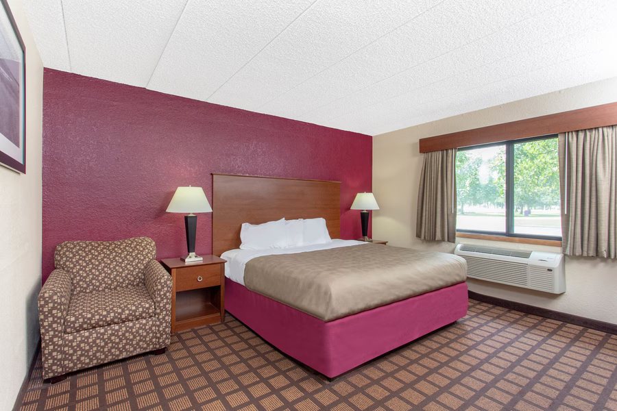 AmericInn by Wyndham West Burlington — Guest room