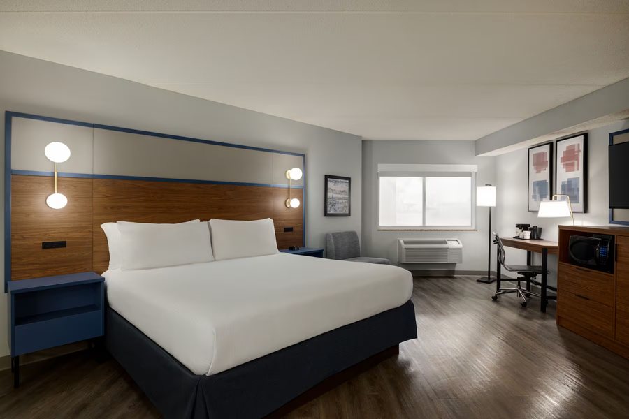 AmericInn Lincoln South — Guest room