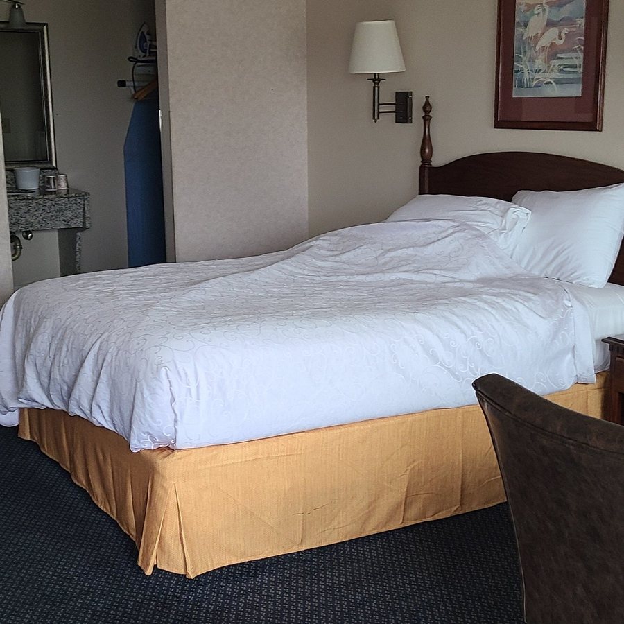AmeriCoast Inn — Guest room