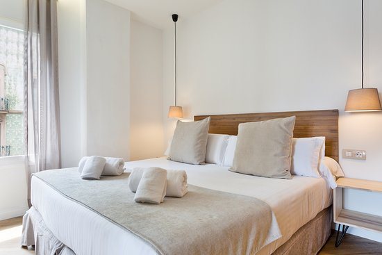 Amister Apartments Barcelona Catalonia — Guest room