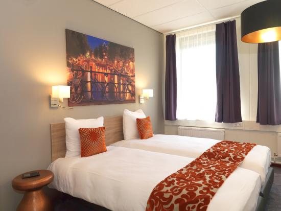 Amsterdam Teleport Hotel — Guest room