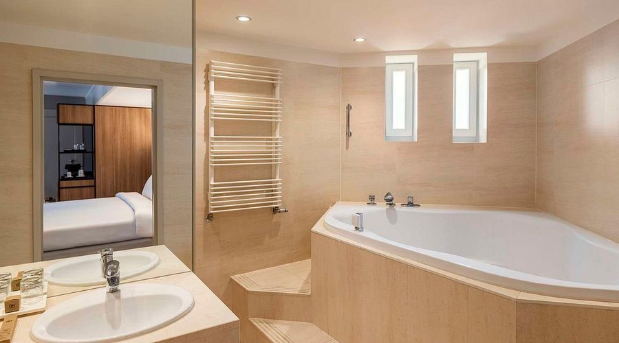 Amsterdam Wiechmann Hotel — Bathroom