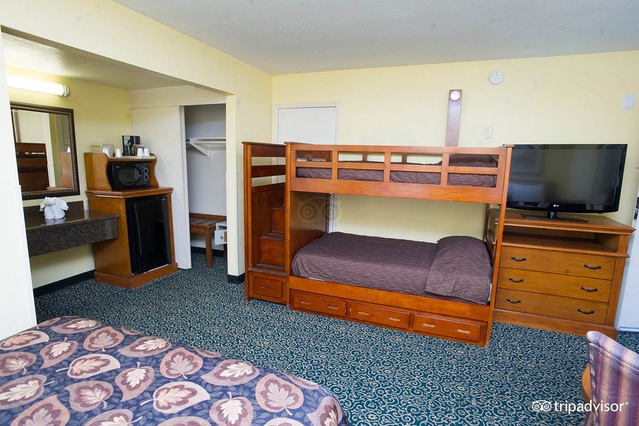 Anaheim Del Sol Inn — Guest room