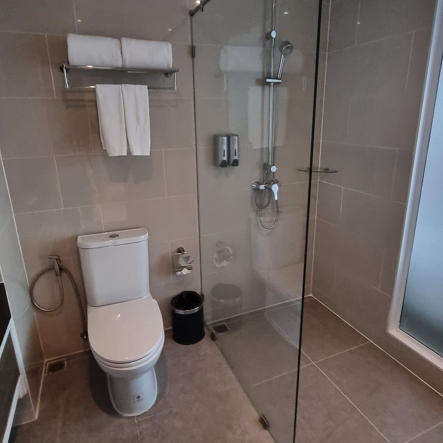 Anajak Bangkok Hotel — Bathroom