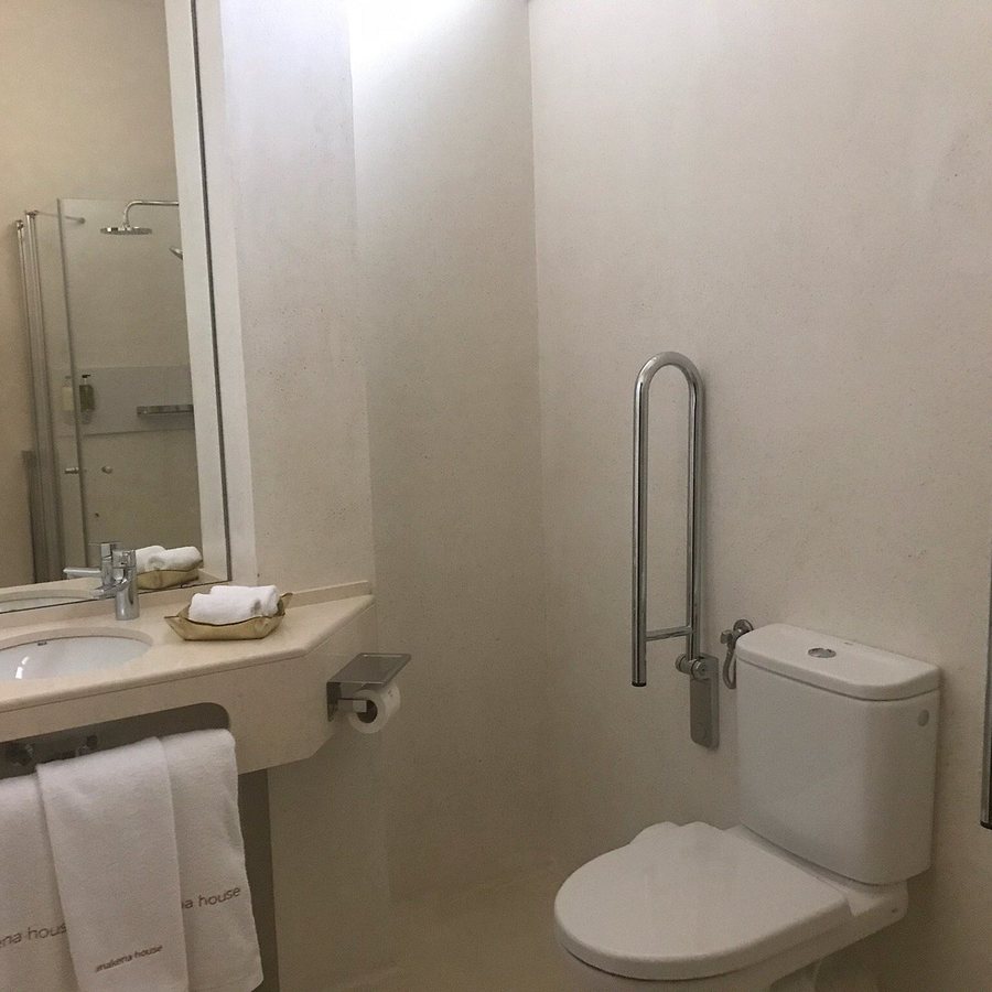 Anakena House Barcelona Catalonia — Bathroom