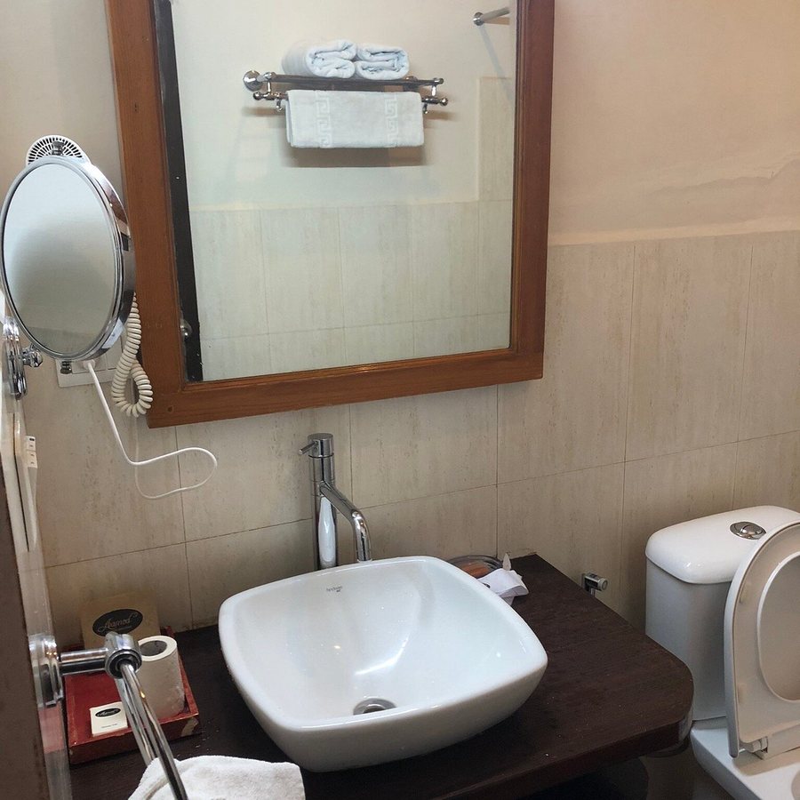 Anant Rasa Shitlakhet Uttarakhand — Bathroom