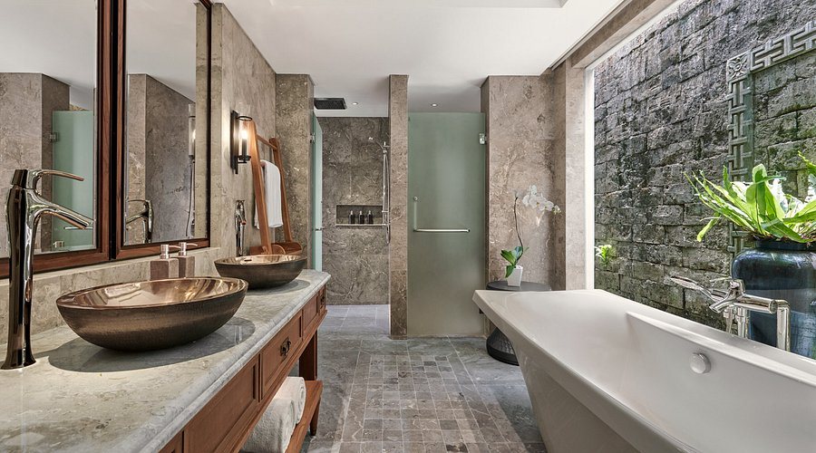 Anantara Ubud Bali Resort — Bathroom