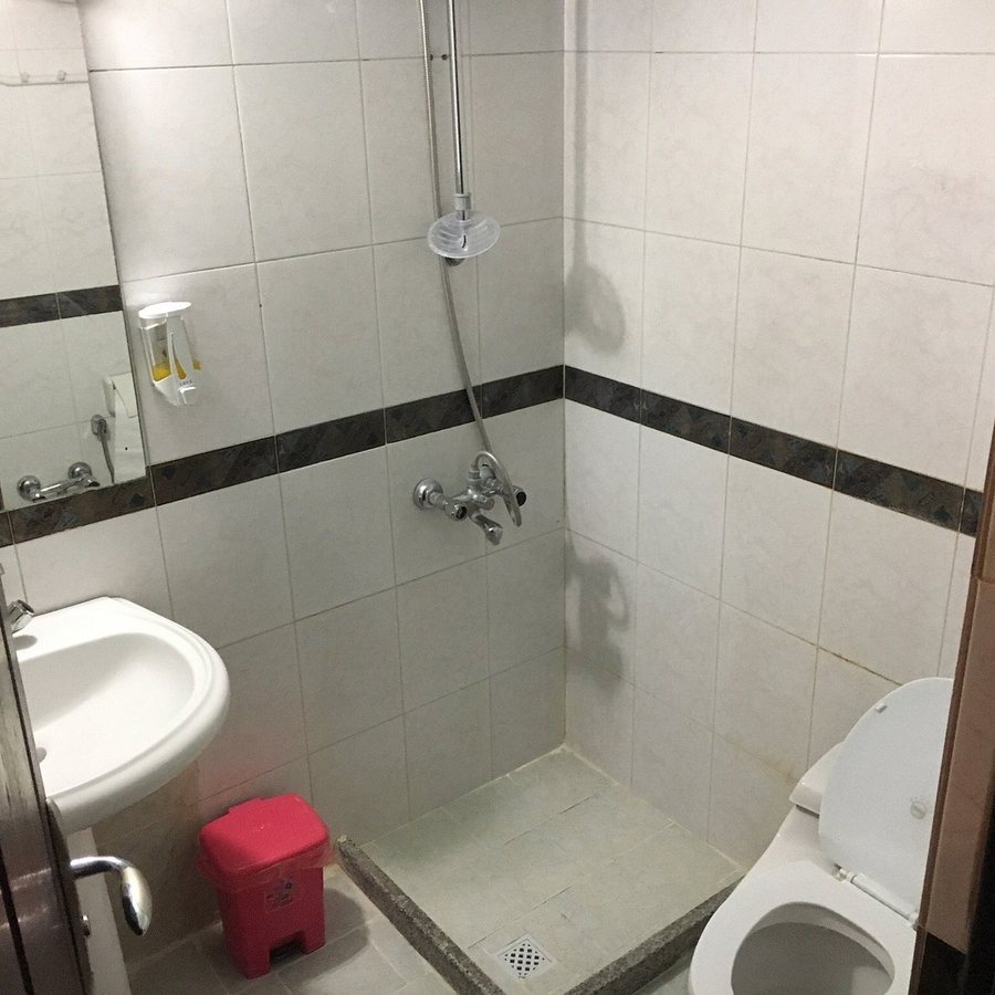 Anar Guesthouse Isfahan — Bathroom