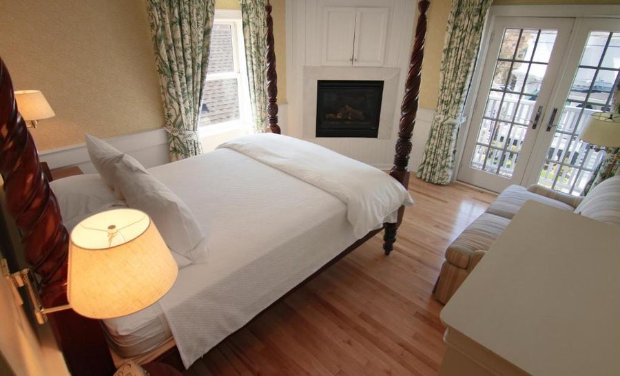 Anchor Inn Beach House — Guest room