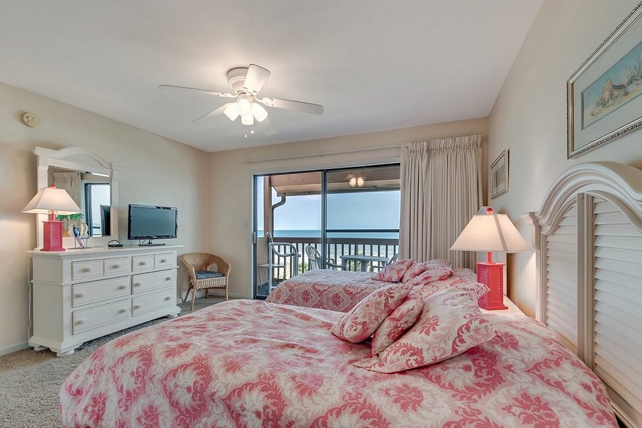 Anchorage I II — Guest room