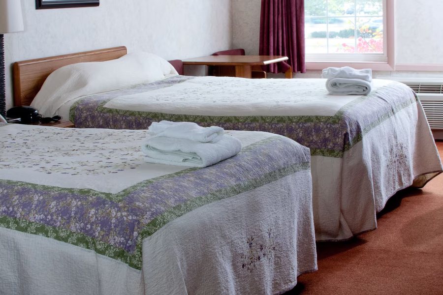 Anchorage Inn — Guest room