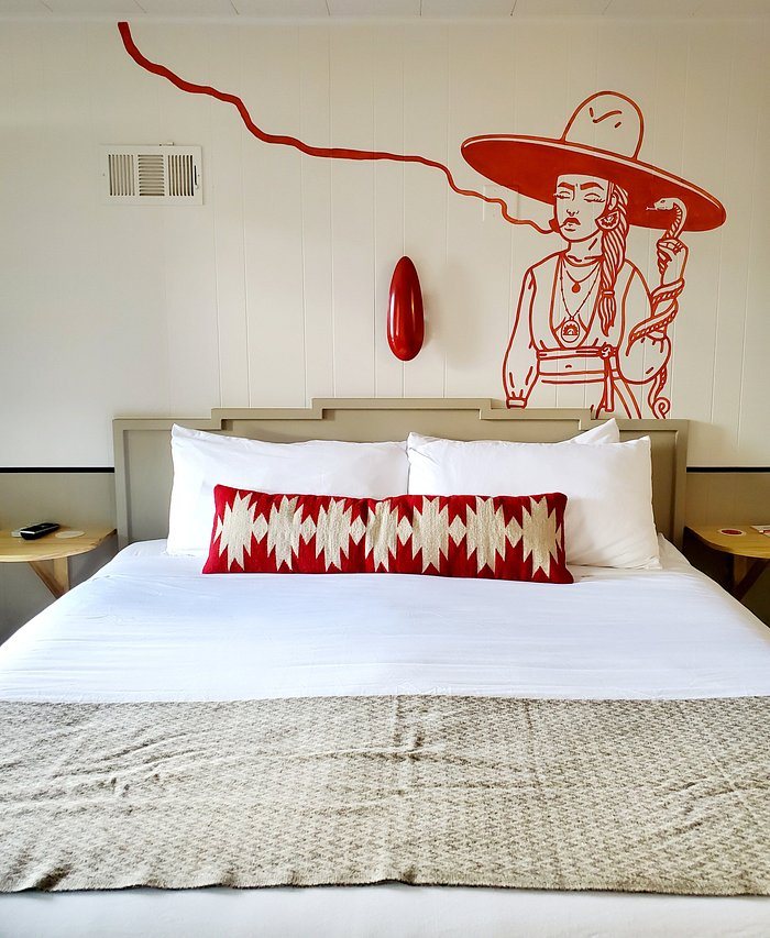 Ancient Cedars Mesa Verde RV Park — Guest room
