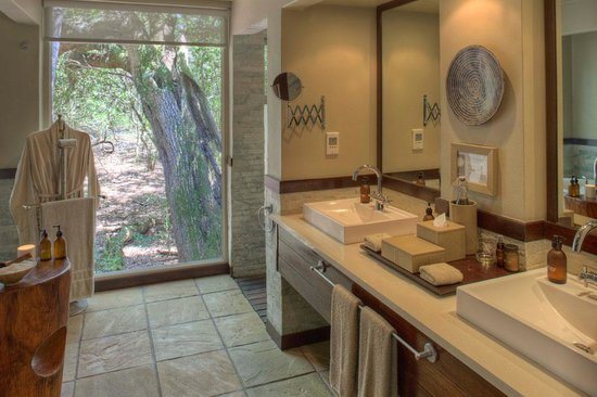 Andbeyond Phinda Zuka Lodge — Bathroom