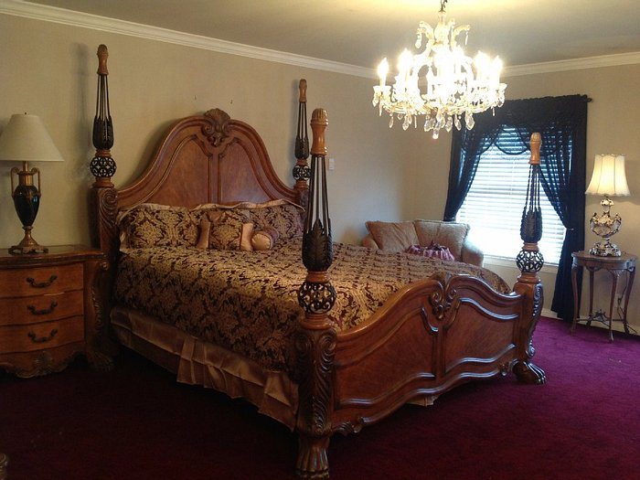 Anderson Estates Los Angeles California — Guest room