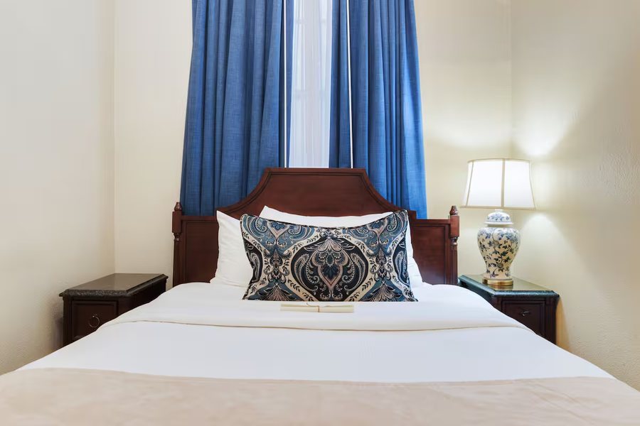 Andrew Jackson Hotel — Guest room