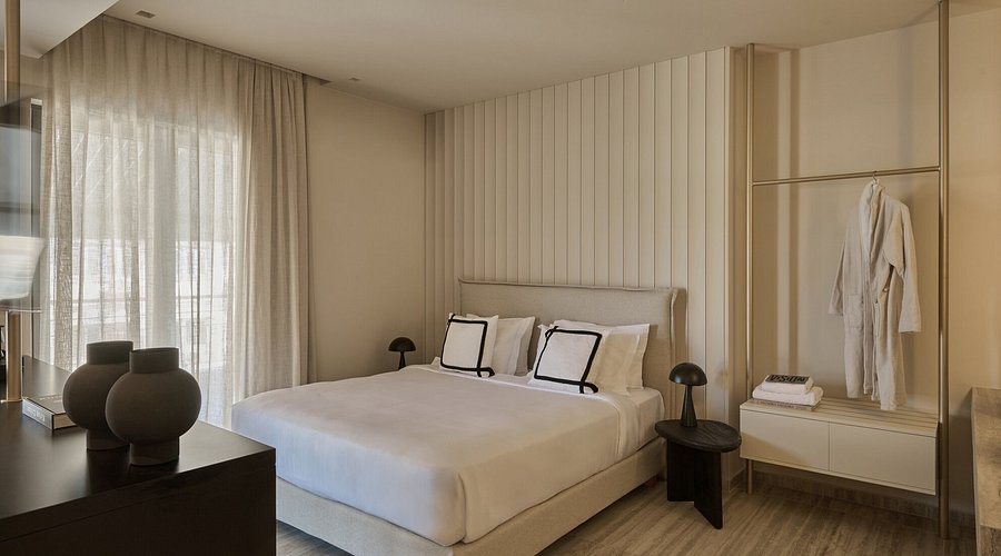 Andromeda Suites Apartments — Guest room