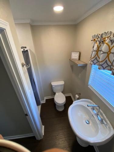 Andy Griffith s Homeplace — Bathroom