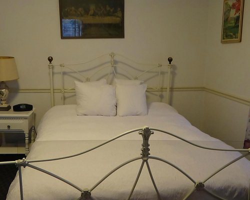 Andy Griffith s Homeplace — Guest room