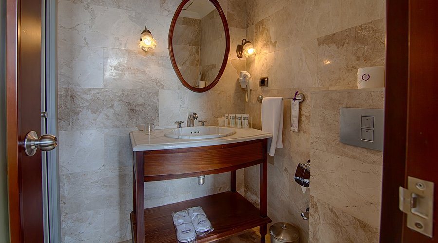 Anemon Galata Istanbul — Bathroom
