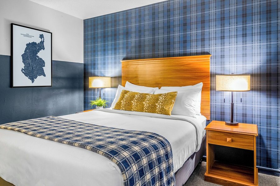 Anglers Lodge — Guest room
